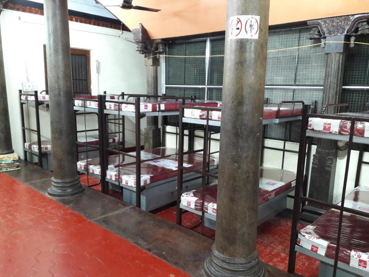 Devasthanam Lodge Thiruvananthapuram ภายนอก รูปภาพ